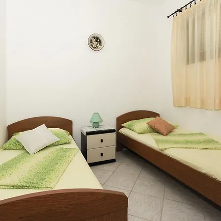 Apartament By The Sea Pag - 6383 Pag Town