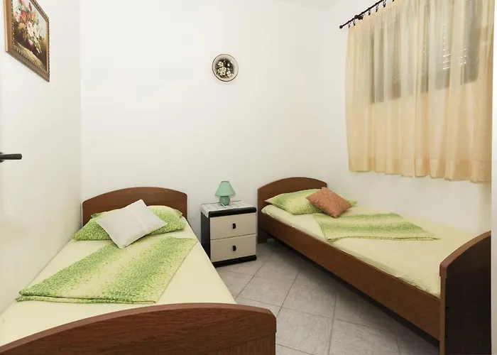Apartman By The Sea Pag - 6383 Pag Town